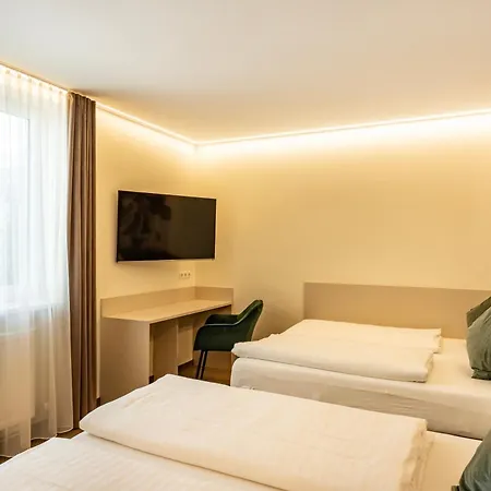 Lokomotive Hotel 3*