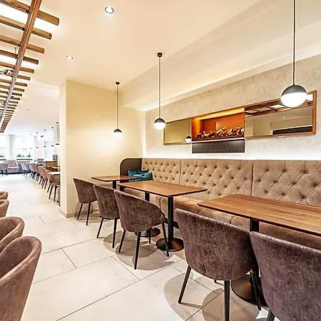 Lokomotive Hotel 3*