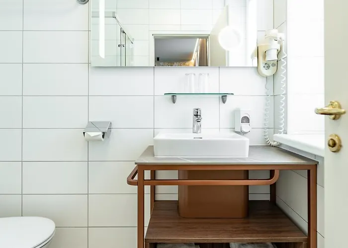 Lokomotive Hotel Linec