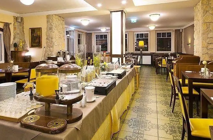 Lokomotive Otel Linz