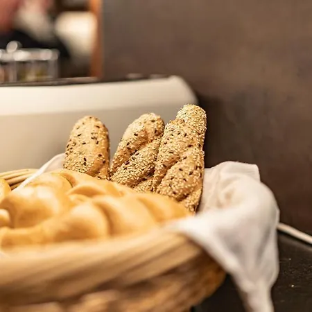 Готель Lokomotive 3*